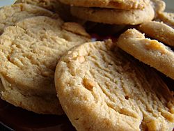 Peanut butter cookies, September 2009.jpg