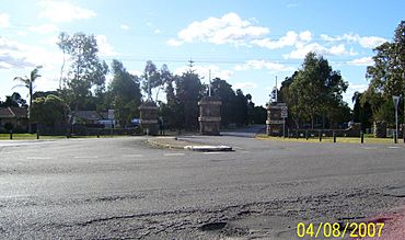 Tanilba Bay Entrance 001.jpg