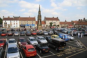 Town Square, Helmsley - geograph.org.uk - 885609.jpg