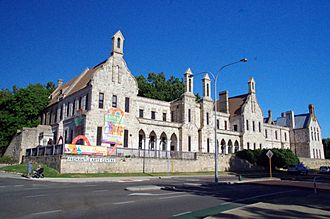 AU-fremantle-artscentre.jpg