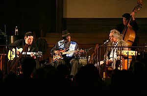 David Honeyboy Edwards and band