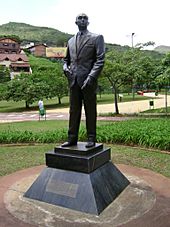 Estátua jk