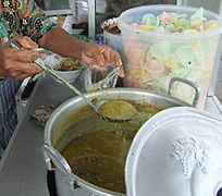 Kuah lontong opor Cilacap