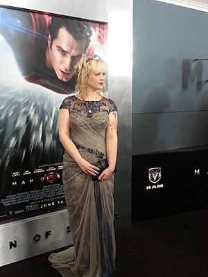 ManofSteelfilmWorldPremiereMusicianAllisonCroweonNYCredcarpetJune102013.jpg