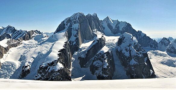 Mooses Tooth from Barrille summit