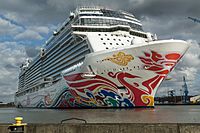 Norwegian Joy nach dem Ausdocken.jpg