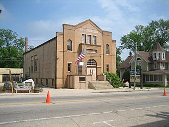 Richmond Il Memorial Hall8.jpg