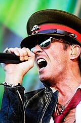 Scott Weiland of Velvet Revolver--2007-06