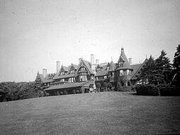 Aspen Hall in 1922.jpg