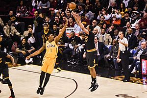 Channing Frye attacking the basket (15 February 2017)