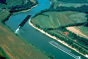 Cumberland River barge traffic