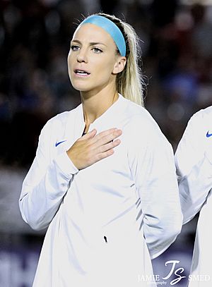 Julie Ertz (30627571487).jpg