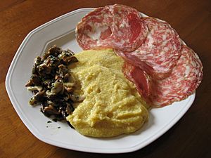 Polenta con sopressa e funghi.jpg