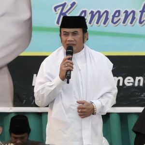 Rhoma Irama gives lecture.jpg