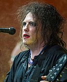 Robert Smith (musician) crop