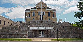 Todd County Courthouse 02