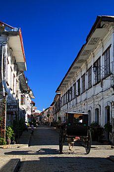 Travel through Calle Crisologo