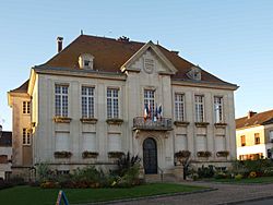 Aillant.Tholon-mairie-02