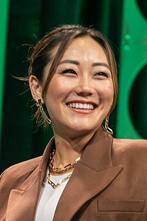 Karen Fukuhara (51959117135) (cropped).jpg