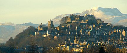 Stirling from Braehead - December 2004 - geograph.org.uk - 254316