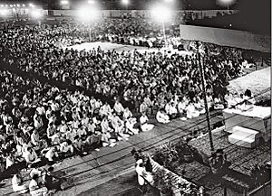 Audience1 ChinmayanandaJnanaYajnaSouthIndia