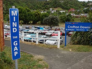 Crofton Downs railway station 02