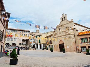 Magallón - Plaza de España - Ermita de Nuestra Señora del Rosario.jpg