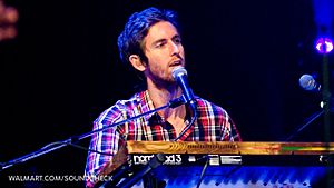 Maroon 5 on Soundcheck (4921778516).jpg