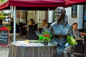 Agnieszka Osiecka monument Warsaw 01