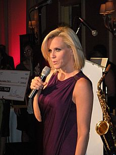 Jenny McCarthy Addresses Audience