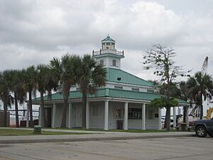 KennerLaketownLighthouse1