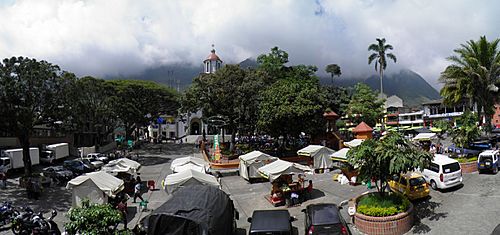 Támesis, Parque Principal