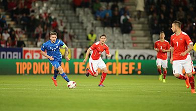 2014-05-30 Austria - Iceland football match, Aron Gunnarsson 0742