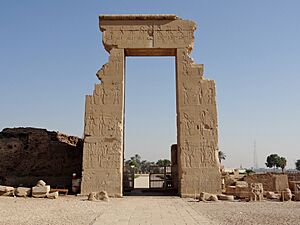 Dendera Tempel Nordtor 09