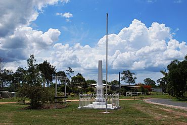 GooroolbaWarMemorial.JPG