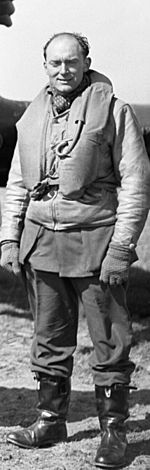 Hamilton Upton, April 1940 (cropped).jpg