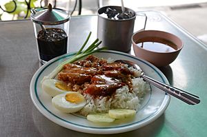 Khao mu krop mu daeng.jpg