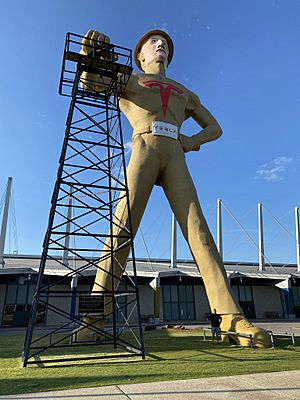 2020-05-21-golden-driller-tulsa-elon-musk-tesla