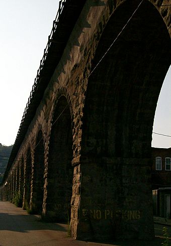 Bellaire viaduct 01.jpg