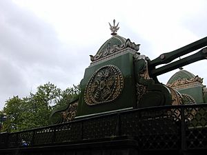 Hammersmith Bridge Detail