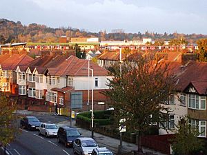 Perivale Skyline - geograph.org.uk - 1031565.jpg