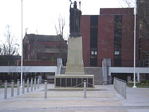 Crewe War Memorial 2007