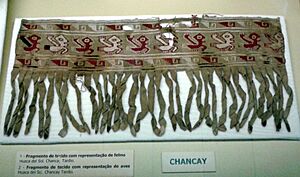 Cultura Chancay - Fragmento de tecido com representação de aves MN 01