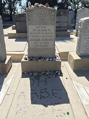 Curly Howard Grave