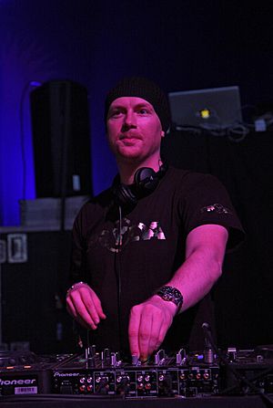 Eric Prydz at Glastonbury 2009.jpg