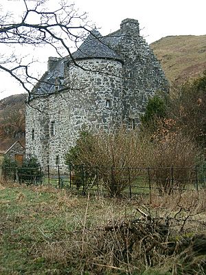 Kilmartin Castle.jpg