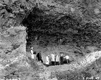 Officials at Marmes Rockshelter.jpg