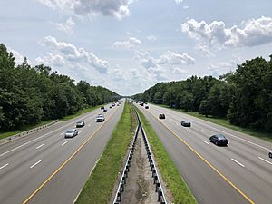 2021-07-15 14 15 02 View south along Interstate 295 (Camden Freeway) from the overpass for Chapel Avenue in Cherry Hill Township, Camden County, New Jersey