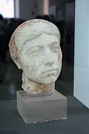 Carmona-Necrópolis Romana-Cabeza de la estatua de Serviliae.-20110916