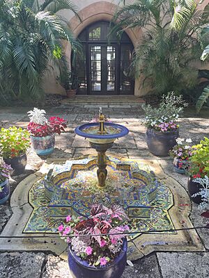 El Retiro Courtyard